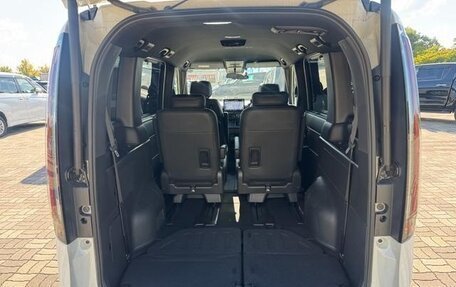 Honda Stepwgn, 2022 год, 2 250 000 рублей, 34 фотография