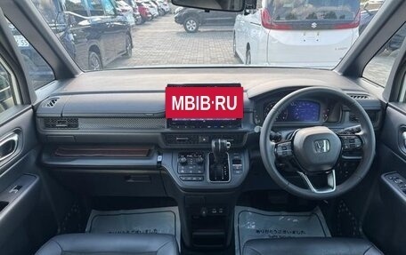 Honda Stepwgn, 2022 год, 2 250 000 рублей, 30 фотография