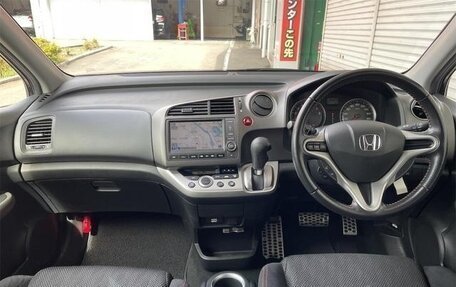 Honda Stream II, 2012 год, 940 001 рублей, 10 фотография