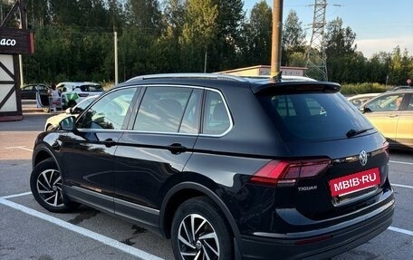 Volkswagen Tiguan II, 2018 год, 2 200 000 рублей, 6 фотография