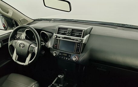 Toyota Land Cruiser Prado 150 рестайлинг 2, 2017 год, 3 895 000 рублей, 10 фотография