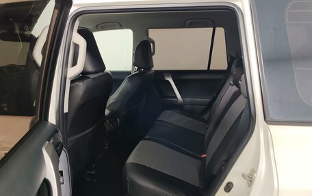 Toyota Land Cruiser Prado 150 рестайлинг 2, 2017 год, 3 895 000 рублей, 11 фотография