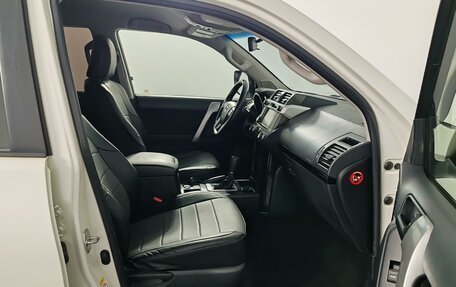 Toyota Land Cruiser Prado 150 рестайлинг 2, 2017 год, 3 895 000 рублей, 18 фотография