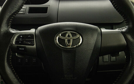 Toyota Voxy II, 2012 год, 1 469 000 рублей, 15 фотография