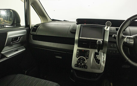 Toyota Voxy II, 2012 год, 1 469 000 рублей, 12 фотография