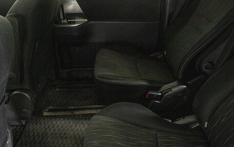 Toyota Voxy II, 2012 год, 1 469 000 рублей, 9 фотография