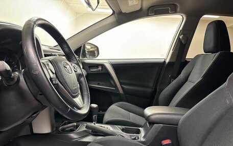 Toyota RAV4, 2017 год, 2 359 000 рублей, 11 фотография