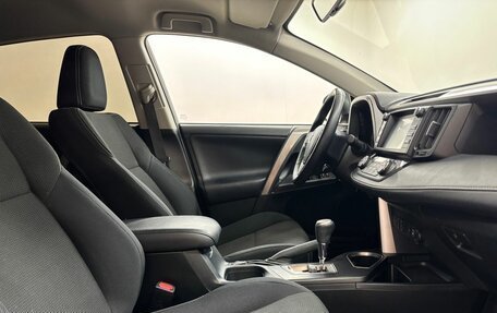 Toyota RAV4, 2017 год, 2 359 000 рублей, 12 фотография