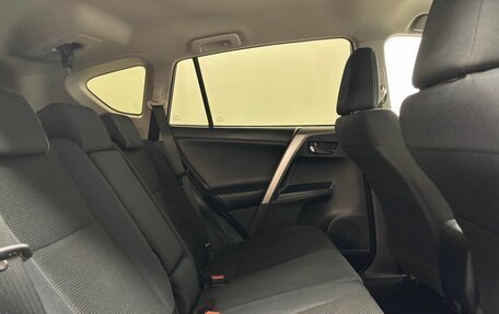 Toyota RAV4, 2017 год, 2 359 000 рублей, 13 фотография