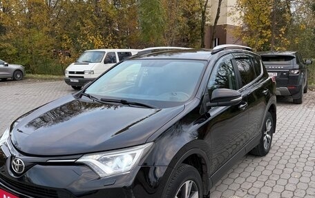 Toyota RAV4, 2017 год, 2 190 000 рублей, 2 фотография