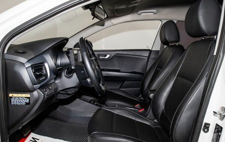 KIA Stonic, 2019 год, 1 749 000 рублей, 5 фотография