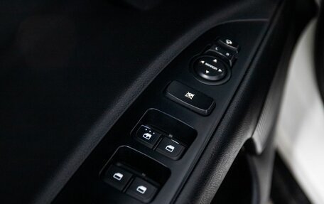 KIA Stonic, 2019 год, 1 749 000 рублей, 18 фотография