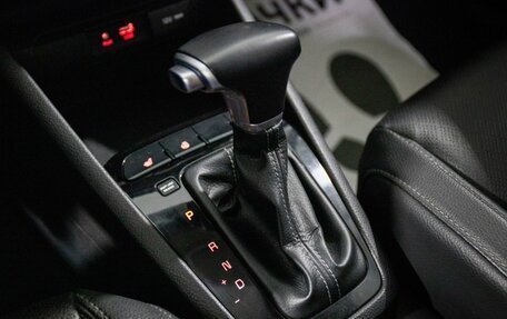 KIA Stonic, 2019 год, 1 749 000 рублей, 16 фотография