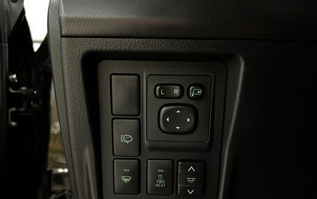 Toyota Land Cruiser Prado 150 рестайлинг 2, 2011 год, 2 999 000 рублей, 23 фотография