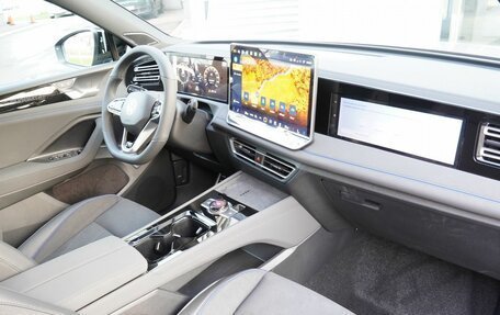 Volkswagen Tiguan, 2025 год, 4 900 000 рублей, 14 фотография