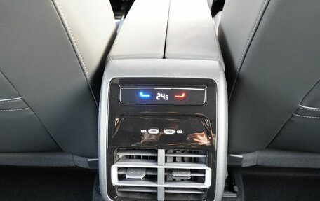 Volkswagen Tiguan, 2025 год, 4 900 000 рублей, 30 фотография