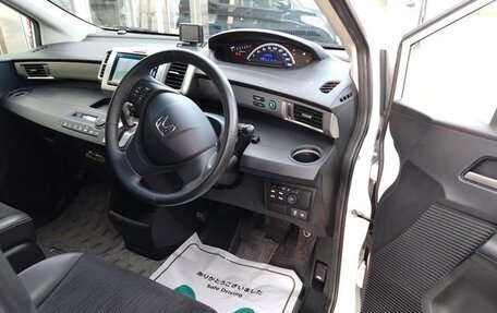 Honda Freed I, 2016 год, 745 000 рублей, 6 фотография