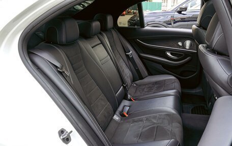 Mercedes-Benz E-Класс, 2019 год, 4 100 000 рублей, 7 фотография