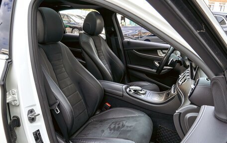 Mercedes-Benz E-Класс, 2019 год, 4 100 000 рублей, 8 фотография