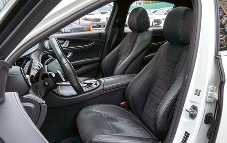 Mercedes-Benz E-Класс, 2019 год, 4 100 000 рублей, 10 фотография