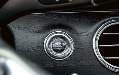 Mercedes-Benz E-Класс, 2019 год, 4 100 000 рублей, 19 фотография