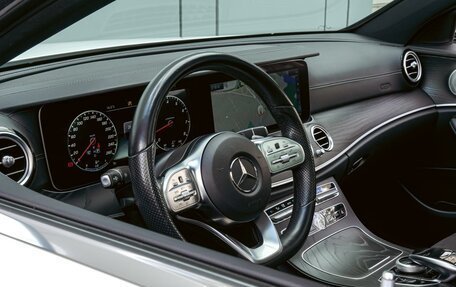 Mercedes-Benz E-Класс, 2019 год, 4 100 000 рублей, 24 фотография