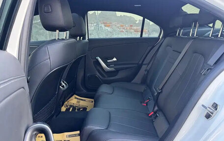 Mercedes-Benz A-Класс, 2022 год, 1 600 000 рублей, 10 фотография