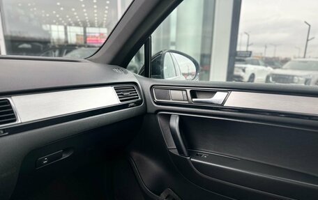 Volkswagen Touareg III, 2011 год, 1 628 000 рублей, 12 фотография