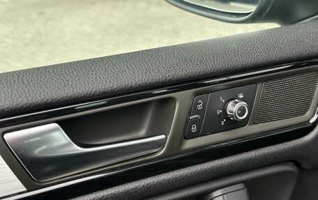 Volkswagen Touareg III, 2011 год, 1 628 000 рублей, 13 фотография