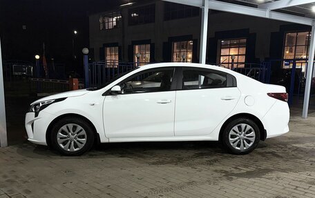 KIA Rio IV, 2021 год, 1 549 000 рублей, 2 фотография