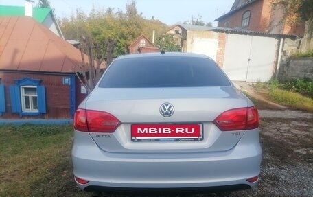 Volkswagen Jetta VI, 2012 год, 990 000 рублей, 2 фотография