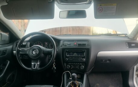 Volkswagen Jetta VI, 2012 год, 990 000 рублей, 10 фотография