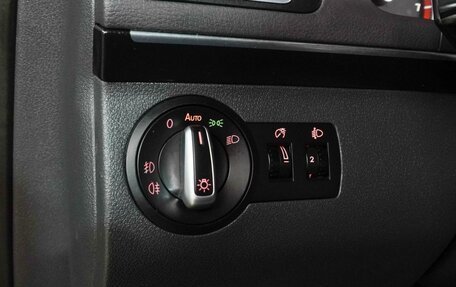 Volkswagen Touran III, 2011 год, 999 000 рублей, 15 фотография