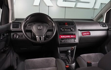 Volkswagen Touran III, 2011 год, 999 000 рублей, 6 фотография