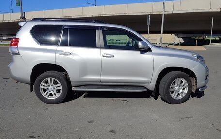 Toyota Land Cruiser Prado 150 рестайлинг 2, 2010 год, 2 950 000 рублей, 7 фотография