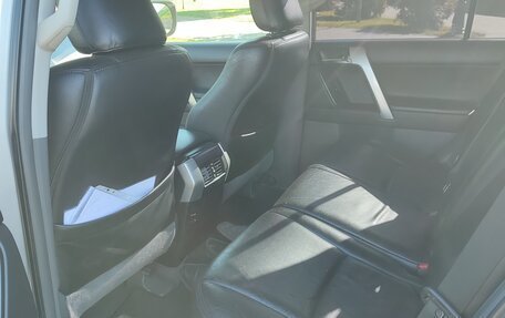 Toyota Land Cruiser Prado 150 рестайлинг 2, 2010 год, 2 950 000 рублей, 11 фотография