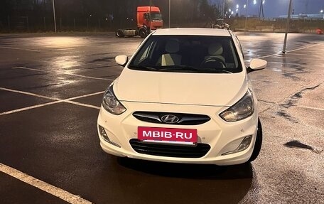 Hyundai Solaris II рестайлинг, 2012 год, 810 000 рублей, 2 фотография