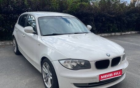 BMW 1 серия, 2011 год, 850 000 рублей, 1 фотография