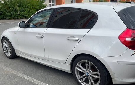 BMW 1 серия, 2011 год, 850 000 рублей, 2 фотография