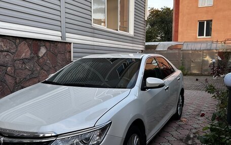 Toyota Camry, 2015 год, 1 719 000 рублей, 2 фотография