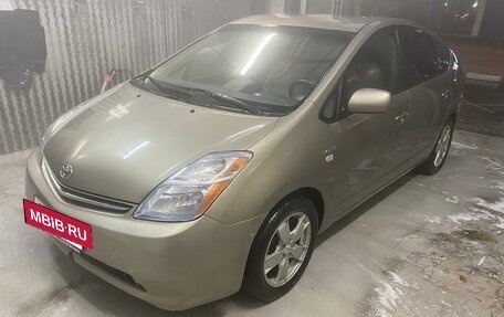 Toyota Prius, 2007 год, 590 000 рублей, 2 фотография