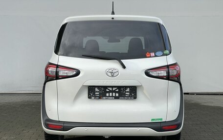 Toyota Sienta II, 2019 год, 1 398 000 рублей, 6 фотография