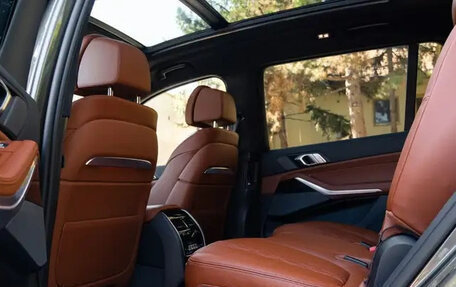 BMW X7, 2025 год, 18 000 000 рублей, 14 фотография