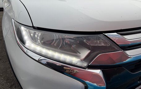 Mitsubishi Outlander III рестайлинг 3, 2018 год, 1 990 000 рублей, 10 фотография