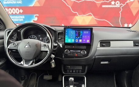 Mitsubishi Outlander III рестайлинг 3, 2018 год, 1 990 000 рублей, 22 фотография