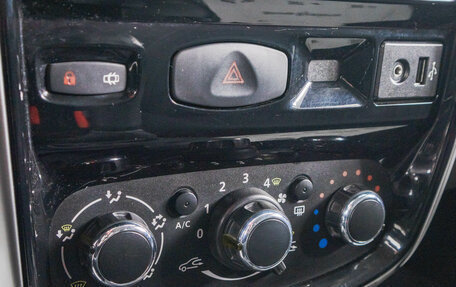 Nissan Terrano III, 2015 год, 999 000 рублей, 19 фотография