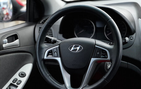 Hyundai Solaris II рестайлинг, 2013 год, 729 000 рублей, 24 фотография