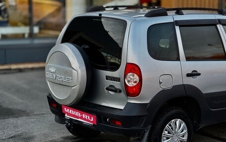 Chevrolet Niva I рестайлинг, 2018 год, 719 000 рублей, 5 фотография