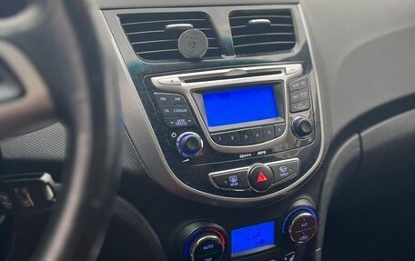 Hyundai Solaris II рестайлинг, 2011 год, 750 000 рублей, 5 фотография