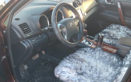 Toyota Highlander III, 2011 год, 2 500 000 рублей, 14 фотография